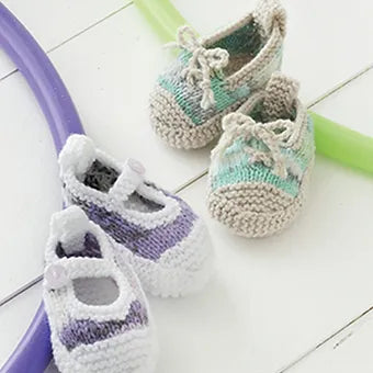 4870 Babies Sneaker Style Booties Knitting Pattern